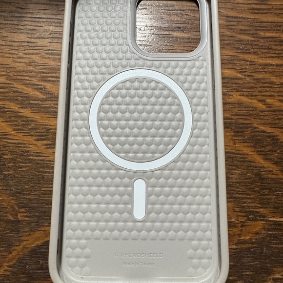 Rhinoshield iPhone 15 Pro Max Solidsuit Phone case - Lei Melendres art - Picture 2 of 6